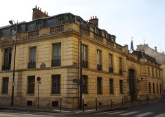 Hôtel de Clermont, actuellement Ministère des relations avec le Parlement - 