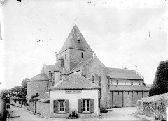 Ancien prieuré de Locmaria, ancienne caserne Emeriau - French art historian and archaeologist