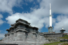 Vestiges du temple de Mercure au sommet du Puy-de-Dôme - 