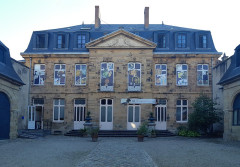 Hôtel de Mora, actuellement musée de l'illustration jeunesse - 