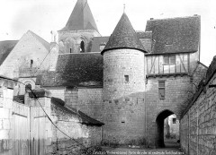 Porte fortifiée - French architectural photographer