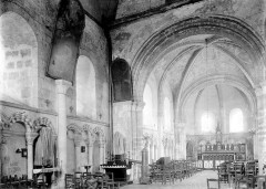 Ancienne léproserie de Saint-Julien-le-Chartreux - French art historian and archaeologist