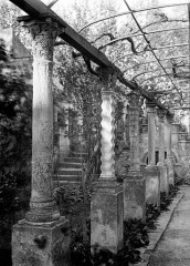 Eglise paroissiale Saint-Sauveur, ancienne abbatiale - French art historian and archaeologist