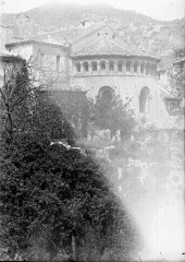 Restes de l'église Saint-Laurent, maison communale - French art historian and archaeologist