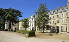 Ancienne abbaye Saint-Vincent, actuellement lycée Bellevue - 