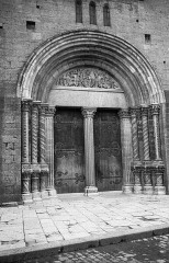 Eglise Saint-Andoche - Swedish archaeologist, art historian and photographer