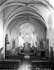 Église - Français :  Nef, vue de l'entrée.