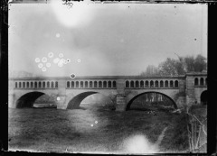 Canal du Midi : pont-aqueduc - French chemist and photographer