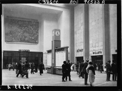 Gare ferroviaire - Français :  Référence bibliographique : Meurisse, 96533 A

Appartient à l’ensemble documentaire : Pho20Meu Appartient à l’ensemble documentaire : HNormand1 Appartient à l’ensemble documentaire : BmLHav000 Appartient à l’ensemble documentaire : BmLHav001 Appartient à l’ensemble documentaire : AXSEI000 Image de presse Couverture : 03 octobre 1932 Langue : français  Éditeur : diff. par l'Agence Meurisse (Paris)