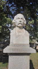Jardin du Plateau des Poètes - French sculptor