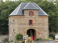 Château de Montmelas (également sur commune de Saint-Julien) - 