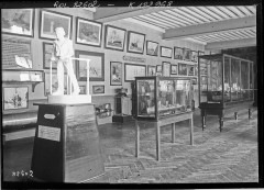 Musée de l'armée - Français : Sujet : Inaugurations -- Paris (France) Paris (France) -- Hôtel des Invalides Musée de l'Armée (Paris) Référence bibliographique : Rol, 82602 Appartient à l’ensemble documentaire : Pho20Rol Image de presse Couverture : 16 avril 1923 Langue : français