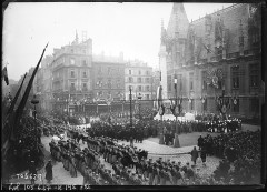 Monument aux morts de la guerre 1914-1918 dit de la Victoire - Français : Sujet : Guerre mondiale (1914-1918) -- Monuments -- Rouen (Seine-Maritime, France) Monuments aux morts -- Rouen (Seine-Maritime, France) Inaugurations -- Rouen (Seine-Maritime, France) Rouen (Seine-Maritime, France) Référence bibliographique : Rol, 105627 Appartient à l’ensemble documentaire : Pho20Rol Appartient à l’ensemble documentaire : HNormand1 Image de presse Couverture : 15 novembre 1925 Langue : français