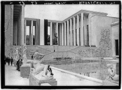 Le Palais de Tokyo et le Musée d’art moderne de la Ville de Paris - Français : Sujet : Drivier, Léon-Ernest (1878-1951) -- Sculpture Guénot, Auguste (1882-1966) -- Sculpture Janniot, Alfred (1889-1969) -- Sculpture Exposition internationale (1937 ; Paris) Musée national d'art moderne (Paris) Scènes -- 1914-1945 Image de presse Langue : français Éditeur : [Safara ?] (Paris)