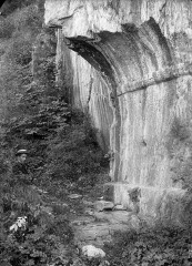 Porte romaine de Bons - Français : Sujet : Voies romaines Randonnée pédestre Mont-de-Lans (Isère, France) Appartient à l’ensemble documentaire : BnGren00 Langue : français