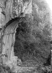 Porte romaine de Bons - Français : Sujet : Voies romaines Mont-de-Lans (Isère, France) Appartient à l’ensemble documentaire : BnGren00 Langue : français