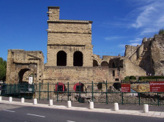 Amphithéâtre (temple dans un hémicycle précédé d'un nymphée) - 