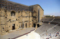 Amphithéâtre (temple dans un hémicycle précédé d'un nymphée) - 