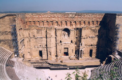 Amphithéâtre (temple dans un hémicycle précédé d'un nymphée) - 