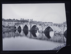 Pont Saint-Martial - Français : Sujet : Pierre Pont Limoges (Haute-Vienne, France) Limousin (France) Pile Arc architectural Maison Haute-Vienne (Limousin) Pont Saint-Martial (Limoges) Vienne (France ; rivière) Appartient à l’ensemble documentaire : RsAlis000 Appartient à l’ensemble documentaire : RsAlis014 Appartient à l’ensemble documentaire : RsAlis007
