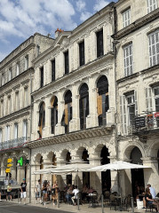 Café de la Paix et ancienne salle de cinéma Olympia - 