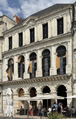 Café de la Paix et ancienne salle de cinéma Olympia - 