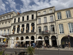 Café de la Paix et ancienne salle de cinéma Olympia - 
