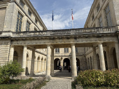 Hôtel de la Bourse, actuellement Greffe du Tribunal de Commerce - 
