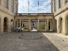 Hôtel de la Bourse, actuellement Greffe du Tribunal de Commerce - 