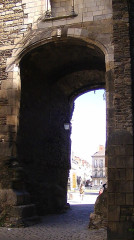 Porte gallo-romaine, dite du Bastion Saint-Pierre, dépendant de l'ancien évêché - 