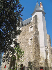 Porte gallo-romaine, dite du Bastion Saint-Pierre, dépendant de l'ancien évêché - 