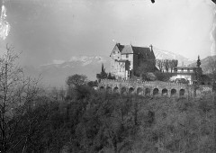 Château de Bouquéron - Français : Sujet : Châteaux Corenc Appartient à l’ensemble documentaire : BnGren00 Langue : français