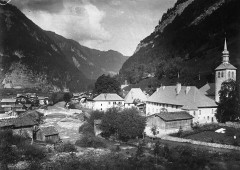Ancienne abbaye de Sixt - Français : Sujet : Sixt-Fer-à-Cheval (Haute-Savoie, France) Appartient à l’ensemble documentaire : BnGren00 Langue : français