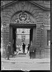 Musée Carnavalet - histoire de Paris - Français : Sujet : Musées -- Paris (France) Paris (France) -- Arrondissement (03e) Musée Carnavalet (Paris) Référence bibliographique : Rol, 153273 Appartient à l’ensemble documentaire : Pho20Rol Image de presse Couverture : .. avril 1931 Langue : français
