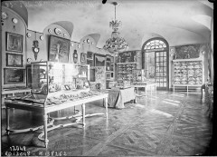 Musée Carnavalet - histoire de Paris - Français : Sujet : Musées -- Paris (France) Musée Carnavalet (Paris) -- Collections d'art Photographie de presse -- 1900-1945 Référence bibliographique : Rol, 13048 Appartient à l’ensemble documentaire : Pho20Rol Couverture : 22 mars 1911 Langue : français