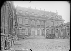 Hôtel du Châtelet  ou ancien archevêché de Paris, actuellement ministère du travail - Français : Sujet : Ministres -- Paris (France) Hôtels particuliers -- Paris (France) Paris (France) -- Rue de Grenelle Paris (France) -- Arrondissement (07e) France. Ministère du travail Paris (France) -- Hôtel du Châtelet Photographie de presse -- 1900-1945 Référence bibliographique : Rol, 12644 Appartient à l’ensemble documentaire : Pho20Rol Couverture : 10 février 1911 Langue : français