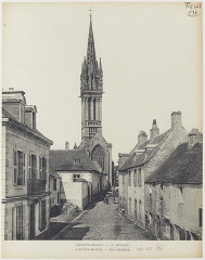 Église Notre-Dame du Creisker ou Kreisker - Français : Sujet : Algérie Cambodge Indochine française Tonkin Indochinoise, Péninsule France Tunisie Ha Long -- Environs Vinh Ha Long (baie) Angkor (site archéologique) Appartient à l’ensemble documentaire : PhoGéo1 Couverture : France Algérie Tunisie Viêt Nam Cambodge Langue : français Éditeur : Touring club de France
