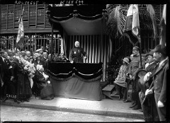 Palais du Gouverneur - Français : Sujet : Jeanne d'Arc (1412-1431 ; sainte) -- Anniversaires Maud'huy, Louis-Ernest de (1857-1921) Commémorations -- Rouen (Seine-Maritime, France) Rouen (Seine-Maritime, France) Référence bibliographique : Rol, 59695 Appartient à l’ensemble documentaire : Pho20Rol Appartient à l’ensemble documentaire : Rtmgus1 Appartient à l’ensemble documentaire : HNormand1 Image de presse Couverture : 13 juin 1920 Langue : français