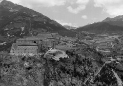 Forts de l'Esseillon : Fort Victor-Emmanuel - Français : Sujet : L'Esseillon, Forts de (Savoie, France) Appartient à l’ensemble documentaire : BnGren00 Langue : français