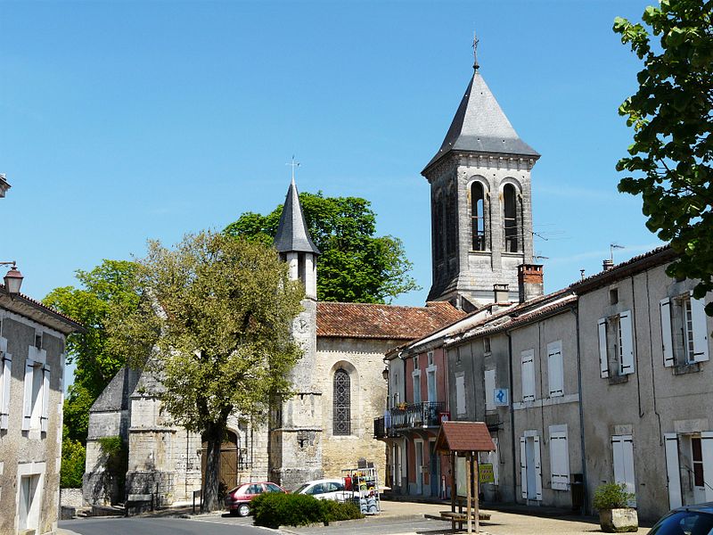 Eglise SaintChristophe à ChampagnacdeBelair PA00082462 Monumentum