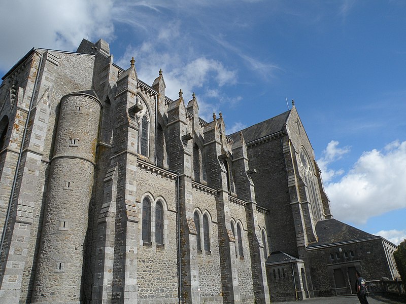 Eglise Notre-Dame de Pitié à La Chapelle-Saint-Laurent - PA79000034