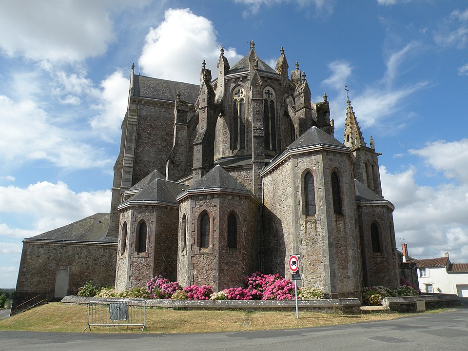Eglise Notre-Dame de Pitié à La Chapelle-Saint-Laurent - PA79000034