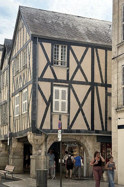 Monument Historique Maison situé à La Rochelle