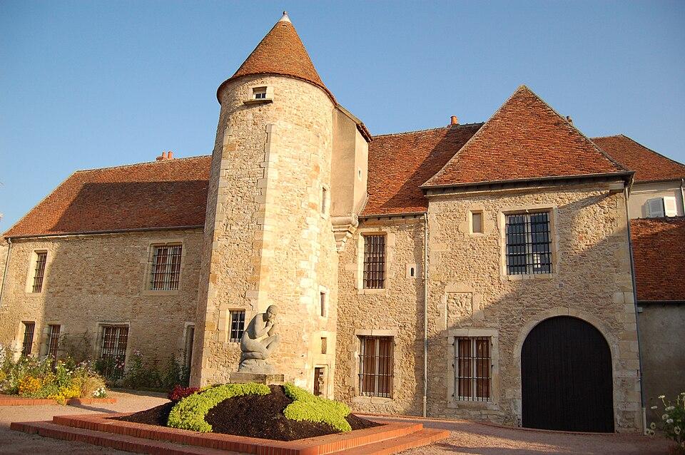 Musée de France Musée Saint-Vic situé à Ainay-le-Vieil
