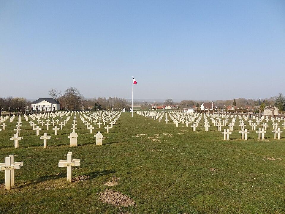 Monument Historique Nécropole nationale française situé à Cuts