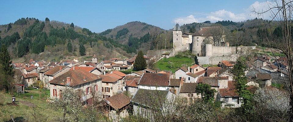 Monument Historique Château situé à Châteldon