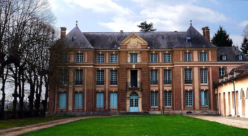 Monument Historique Château de Val-Freneuse (également sur commune de Freneuse) situé à Sotteville-sous-le-Val