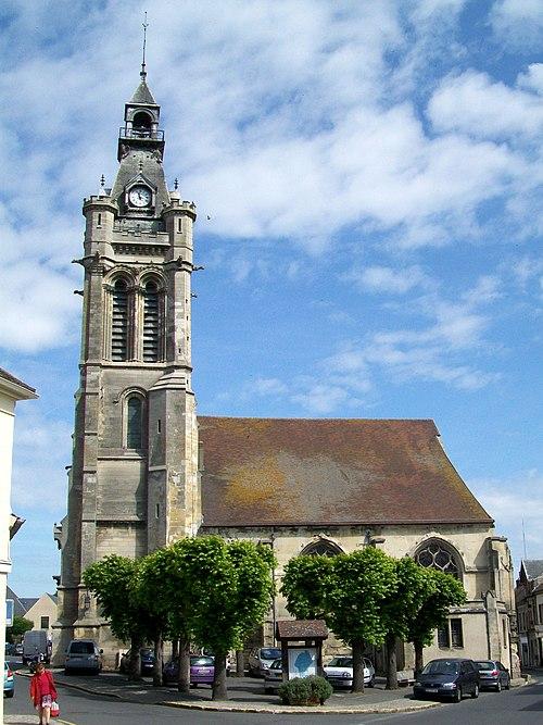 Monument Historique Eglise Saint-Pierre et Saint-Paul situé à Viarmes
